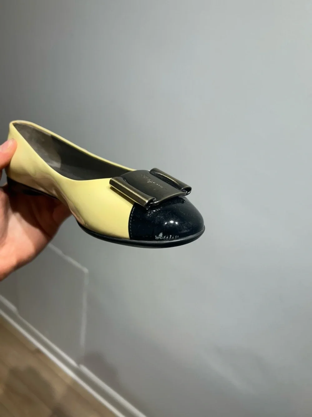 Ferragamo Ballet Flats Vara Bow Logo Hardware Size 9.5-10 US / 40-41 EU - Picture 15 of 16